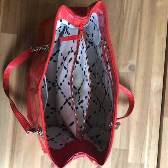 Kate Spade red patent leather shoulder bag with gold chains - Picture 3 of 7